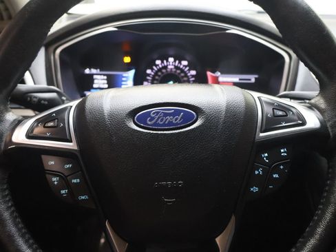 Used 2020 Ford Fusion SEL FWD image 21