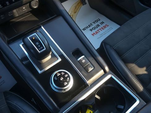 Used 2024 Mitsubishi Outlander image 34