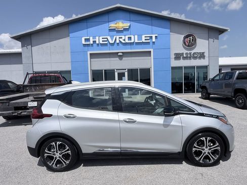 Used 2019 Chevrolet Bolt Premier w/ Infotainment Package FWD image 5