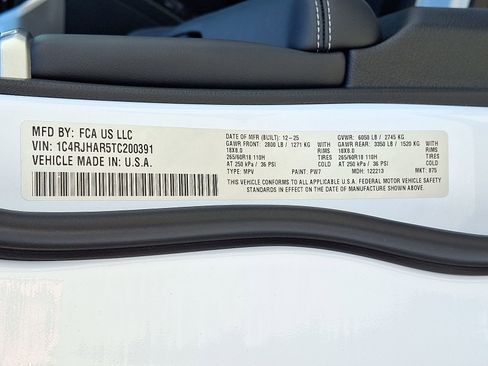 New 2026 Jeep Grand Cherokee Altitude image 12