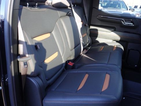 Used 2024 GMC Sierra 1500 AT4 image 36