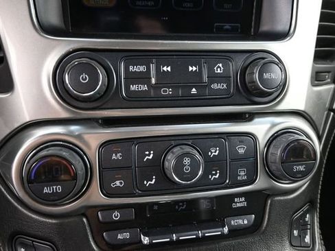 Used 2019 Chevrolet Suburban Premier AWD/4WD image 34