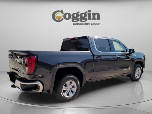 New 2026 GMC Sierra 1500 SLE w/ Preferred Package image 11