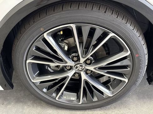 New 2026 Toyota Prius XLE image 11