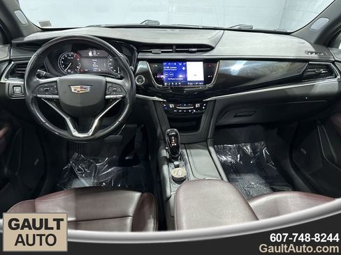 Used 2022 Cadillac XT6 Premium Luxury image 7