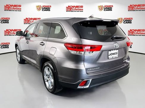 Certified 2017 Toyota Highlander Limited AWD/4WD image 2