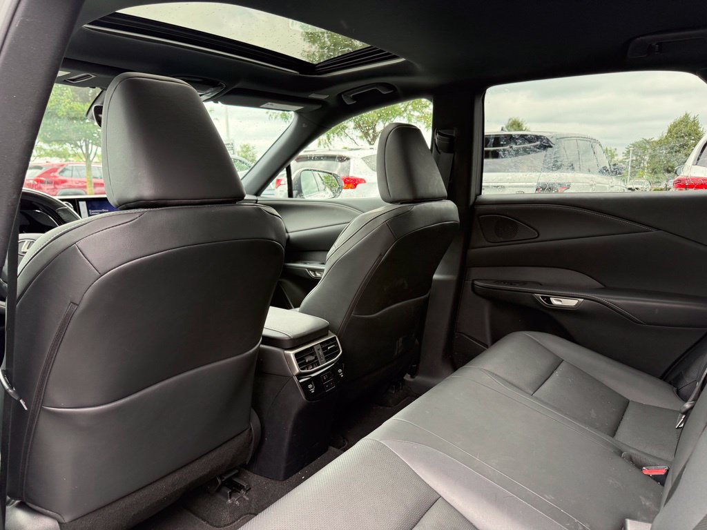 Used 2023 Lexus RX 350 Premium w/ Accessory Package AWD/4WD image 16
