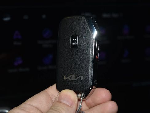 Used 2023 Kia Sorento S w/ Panoramic Sunroof Package image 18