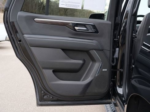 Used 2025 Chevrolet Tahoe Z71 w/ Comfort Package image 19