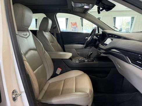 Used 2020 Cadillac XT4 Premium Luxury FWD image 21