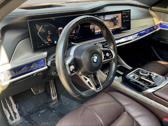 Used 2023 BMW 740i w/ Parking Assistance Package RWD image 18