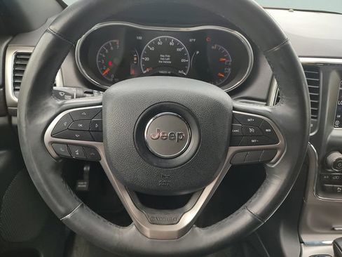 Used 2018 Jeep Grand Cherokee Laredo RWD image 11
