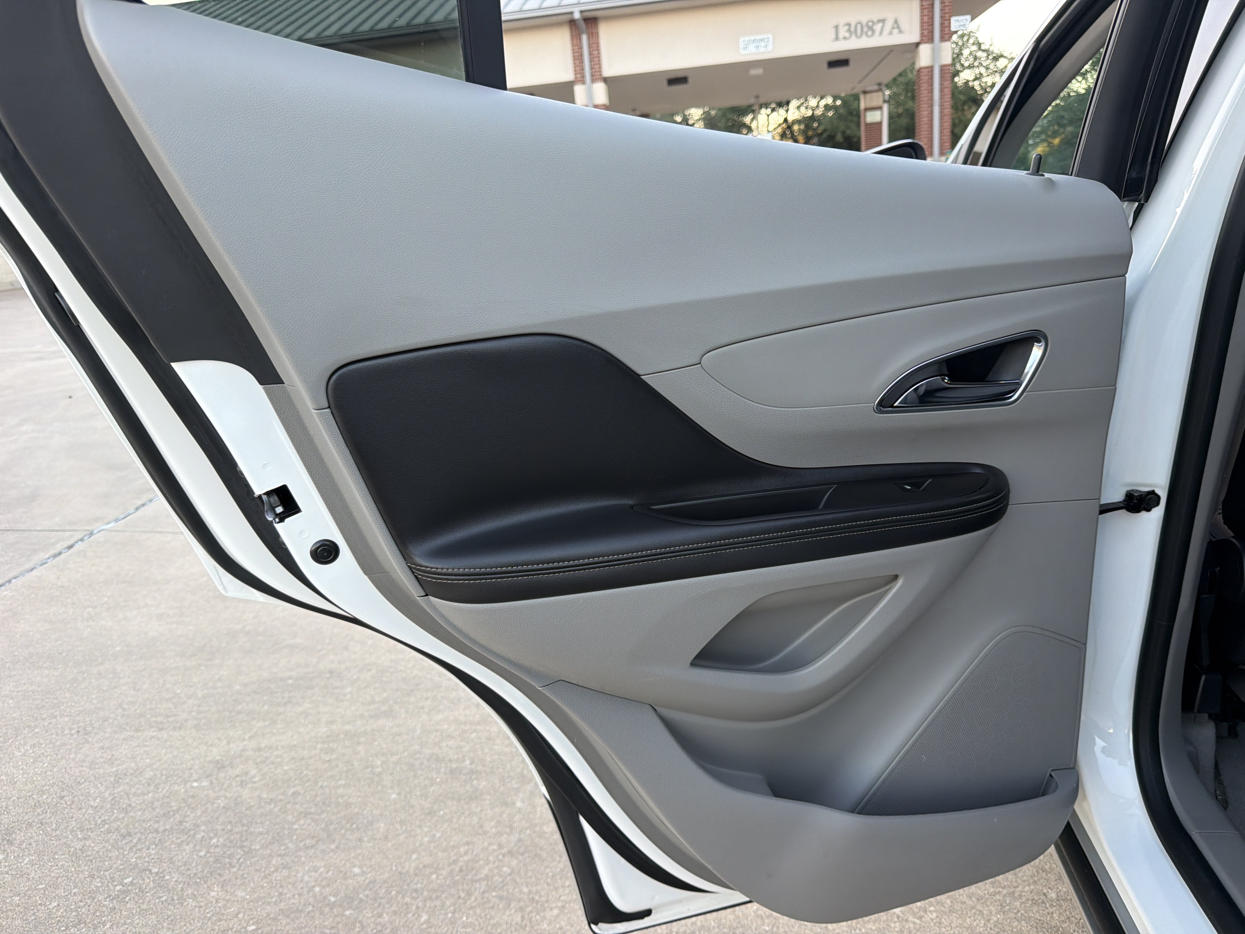 Used 2013 Buick Encore Leather FWD image 16