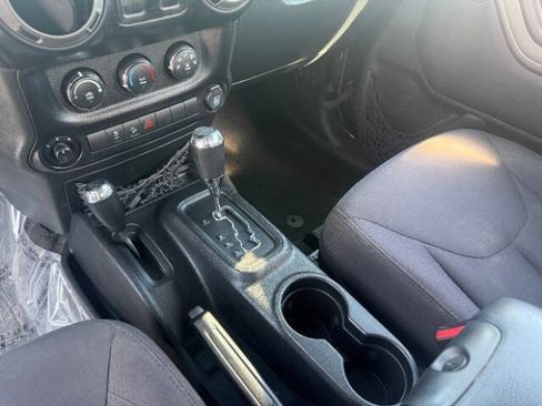 Used 2015 Jeep Wrangler Sport w/ Quick Order Package 24S AWD/4WD image 15