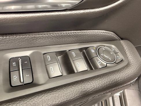 Used 2023 GMC Yukon Denali AWD/4WD image 25