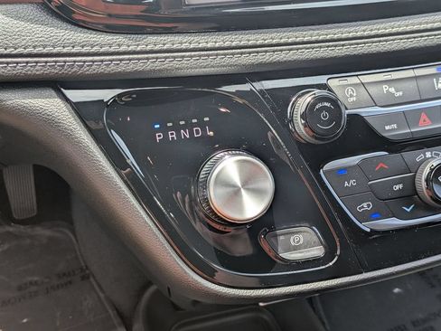 New 2027 Chrysler Pacifica Select FWD image 23