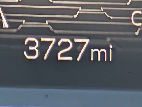 Used 2025 GMC Acadia Elevation image 17