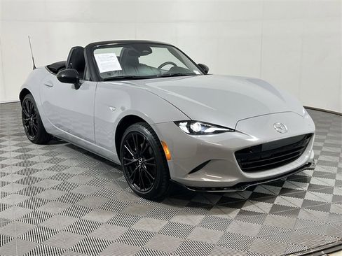Certified 2025 MAZDA MX-5 Miata Club image 2
