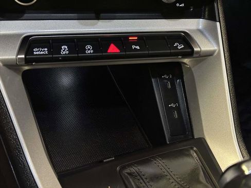 Used 2022 Audi Q3 2.0T Premium w/ Convenience Package image 28