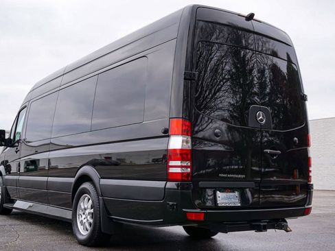 Used 2014 Mercedes-Benz Sprinter 2500 image 4