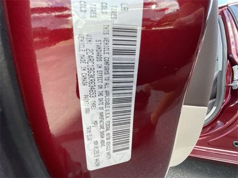 Used 2019 Chrysler Pacifica Touring-L image 28