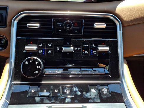 New 2025 Nissan Armada Platinum Reserve image 23