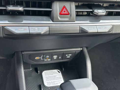 New 2025 Kia K4 EX image 24