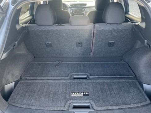 Used 2019 Nissan Rogue Sport S image 11