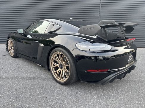 Certified 2024 Porsche 718 Cayman GT4 RS RWD image 3