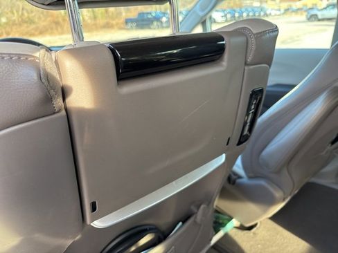 Certified 2017 Chrysler Pacifica Touring-L Plus w/ Advanced Safetytec Group image 11