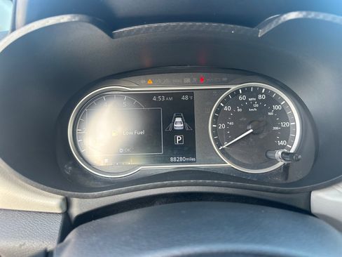 Used 2021 Nissan Versa SV image 25