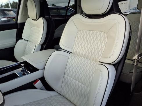 Certified 2023 Lincoln Aviator Black Label image 6