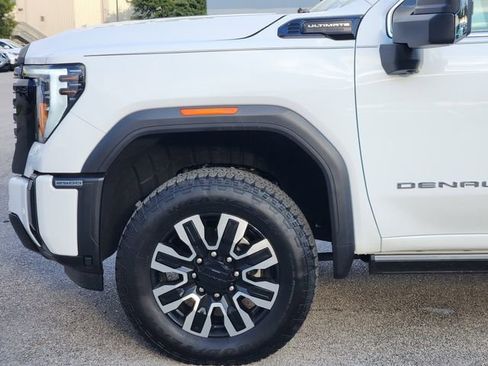 Used 2025 GMC Sierra 2500 Denali Ultimate AWD/4WD image 5