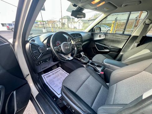 Used 2020 Kia Soul EX image 9