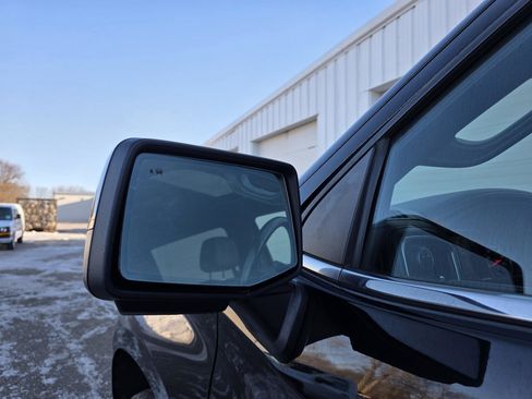 Used 2022 Chevrolet Silverado 1500 High Country AWD/4WD image 19