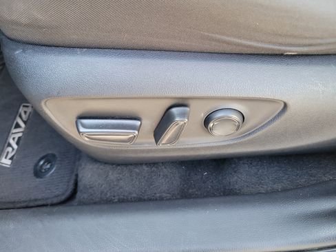 Used 2022 Toyota RAV4 XLE w/ Convenience Package FWD image 24