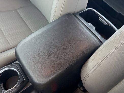 Used 2017 Toyota Tacoma SR image 18