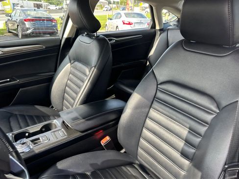 Used 2019 Ford Fusion SEL image 10