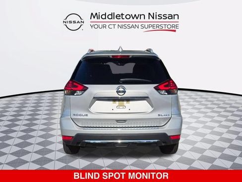 Used 2018 Nissan Rogue SL w/ Premium Package AWD/4WD image 4