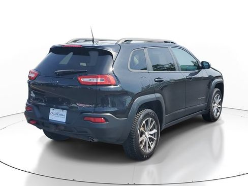 Used 2016 Jeep Cherokee Trailhawk w/ Cold Weather Group AWD/4WD image 4