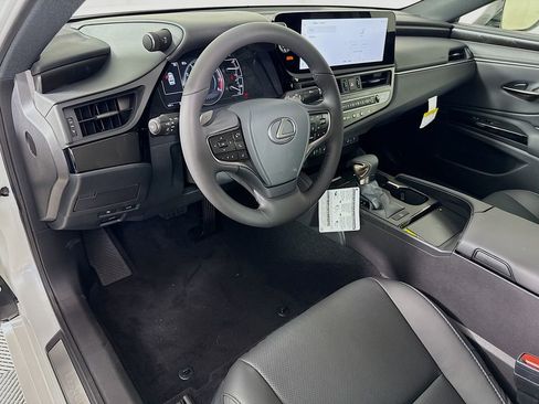 Used 2025 Lexus ES 350 w/ Premium Package image 9
