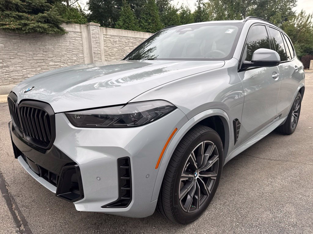 Used 2024 BMW X5 xDrive40i w/ M Sport Package AWD/4WD image 1