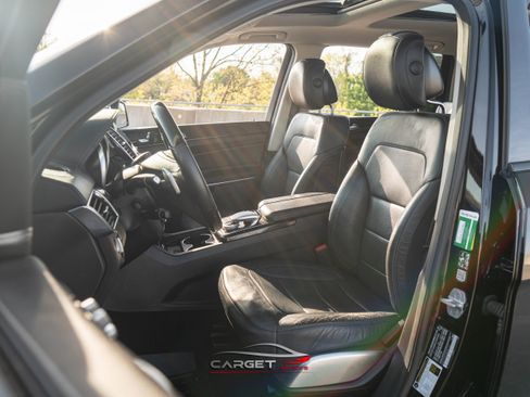 Used 2018 Mercedes-Benz GLS 550 4MATIC w/ Driver Assistance Package image 16