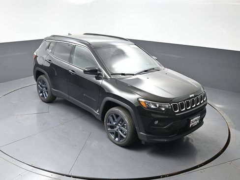 New 2026 Jeep Compass Latitude AWD/4WD image 32
