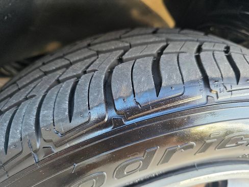 Used 2005 Hyundai Elantra GLS image 22