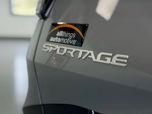 Used 2024 Kia Sportage SX image 45