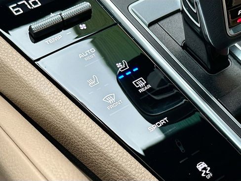 Certified 2023 Porsche Cayenne Platinum Edition AWD/4WD image 23