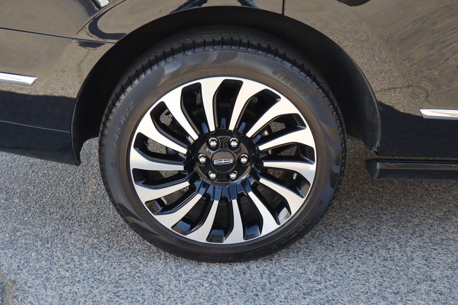 Used 2023 Lincoln Navigator Black Label AWD/4WD image 11