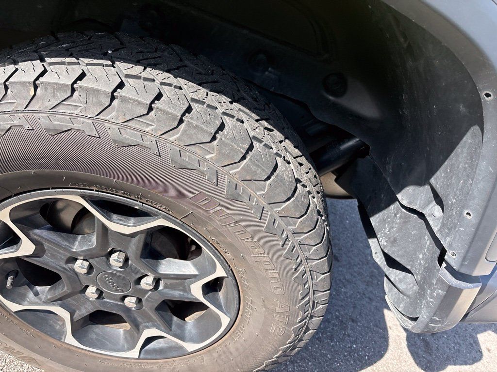 Used 2023 Jeep Wrangler Unlimited Rubicon AWD/4WD image 9