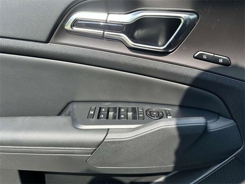 New 2026 Kia Sportage SX image 7